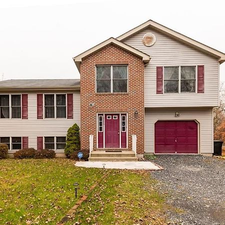 Cheerful Pocono Home Away From Home Albrightsville ภายนอก รูปภาพ