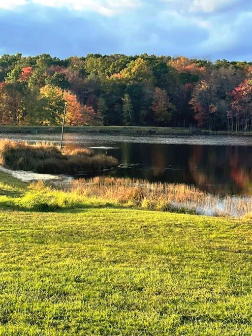 Cheerful Pocono Home Away From Home Albrightsville ภายนอก รูปภาพ